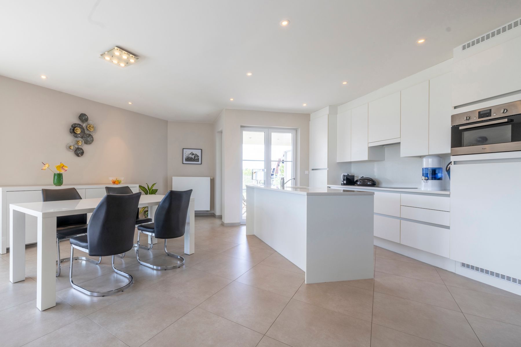 Recente penthouse met 2 slaapkamers en grote terrassen foto 3