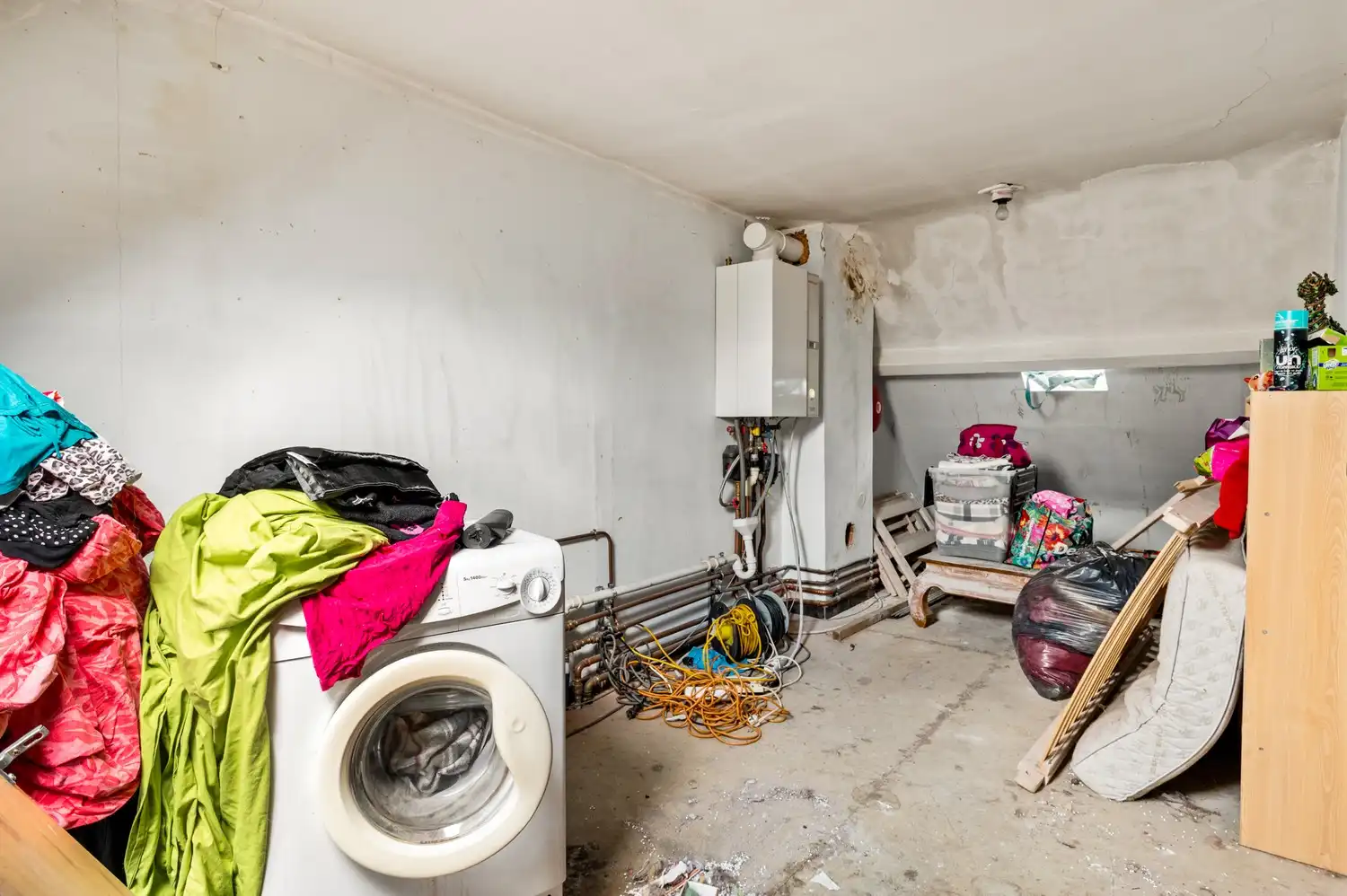 Gedeeltelijk te renoveren rijwoning met 3 slaapkamers, tuin en veel potentieel in Merksem! foto 16