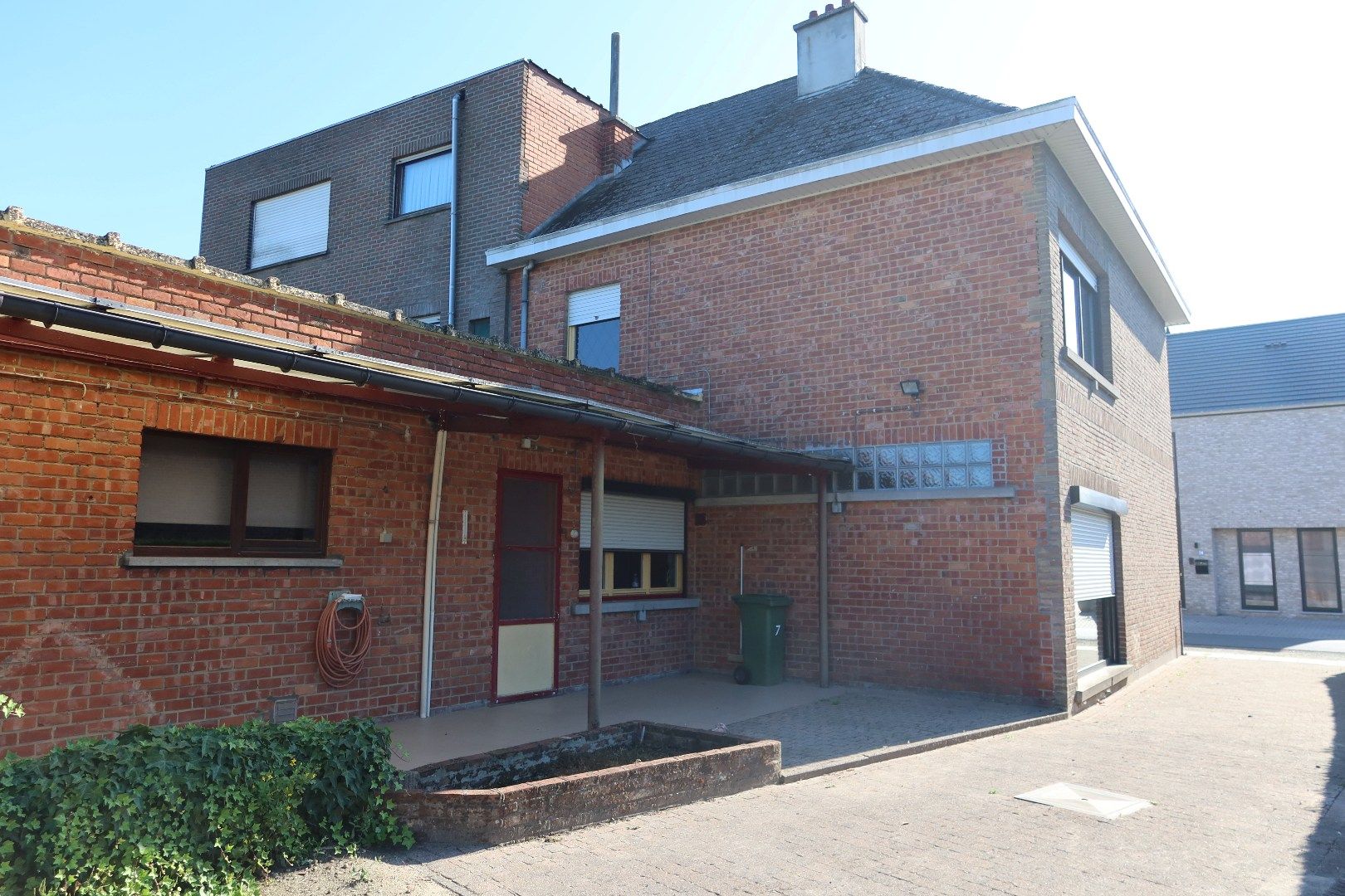 Op te frissen woning met 3 slk en tuin foto 22