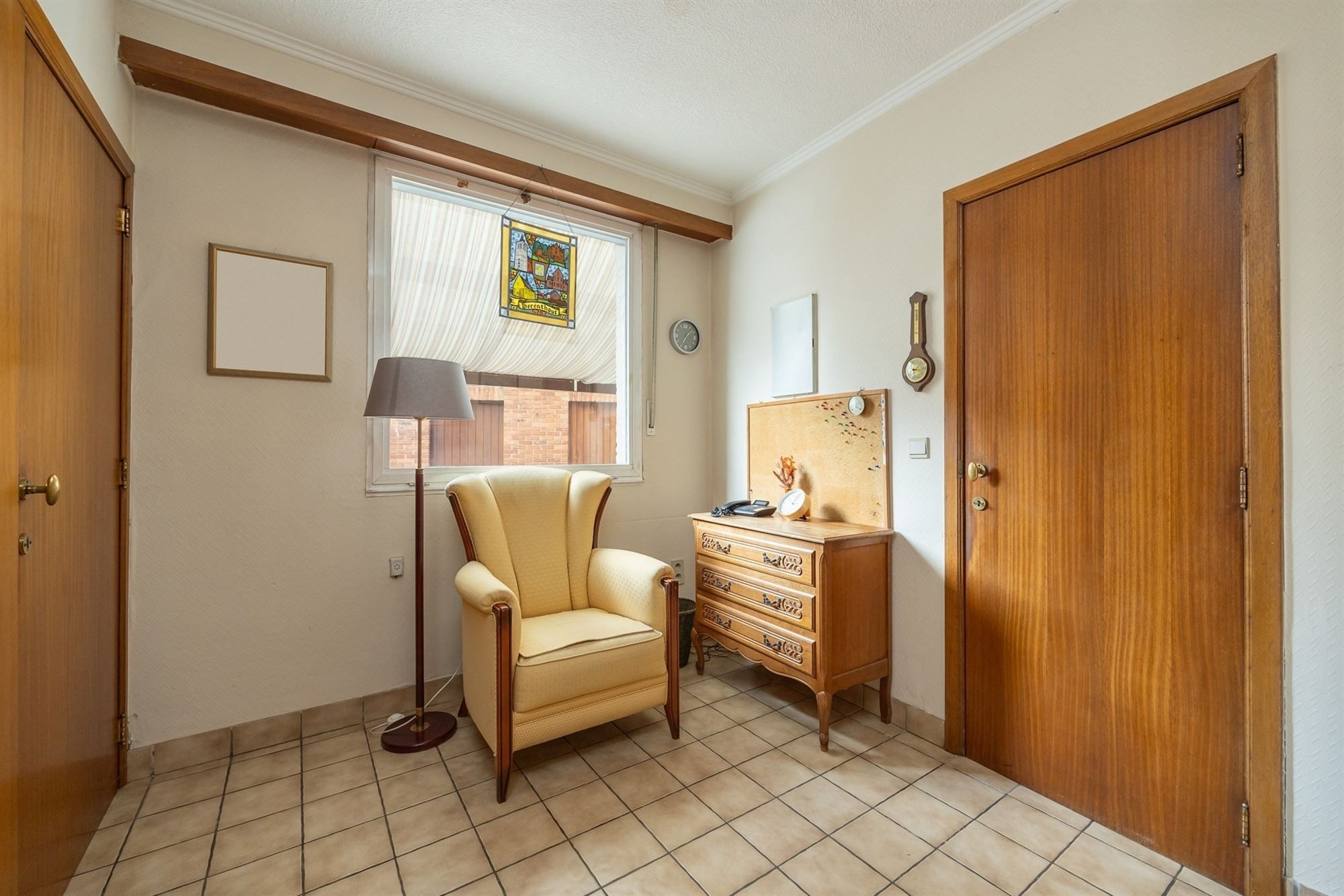 Ruime woning met 4 slpkmrs. en koer foto 12
