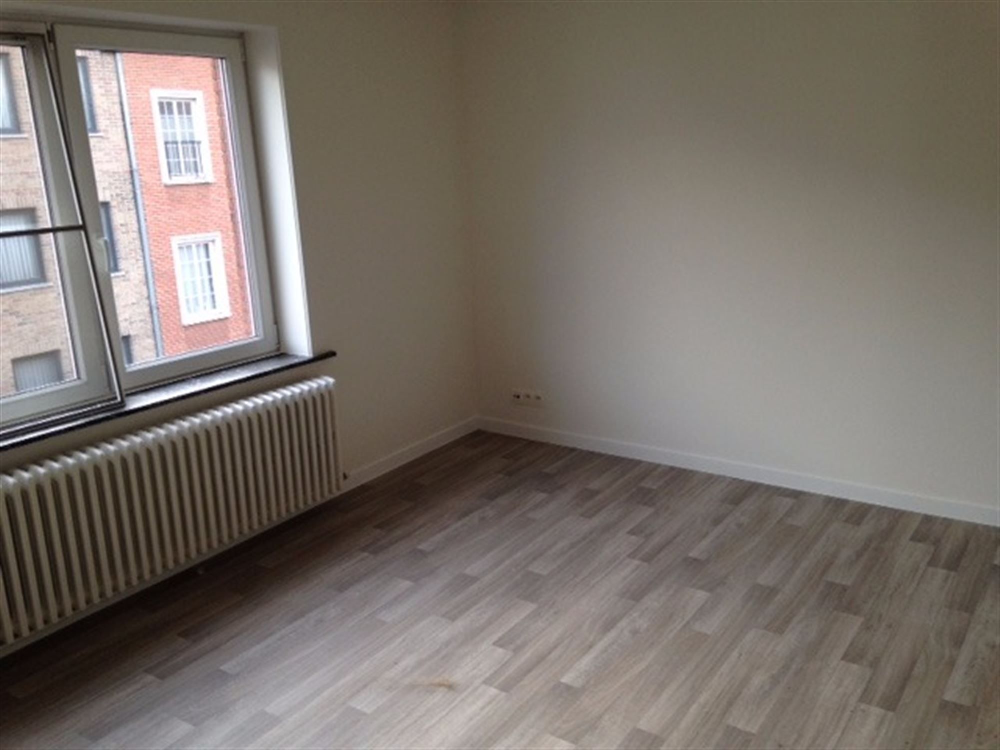 Volledig vernieuwde woning centrum Kortrijk foto 13