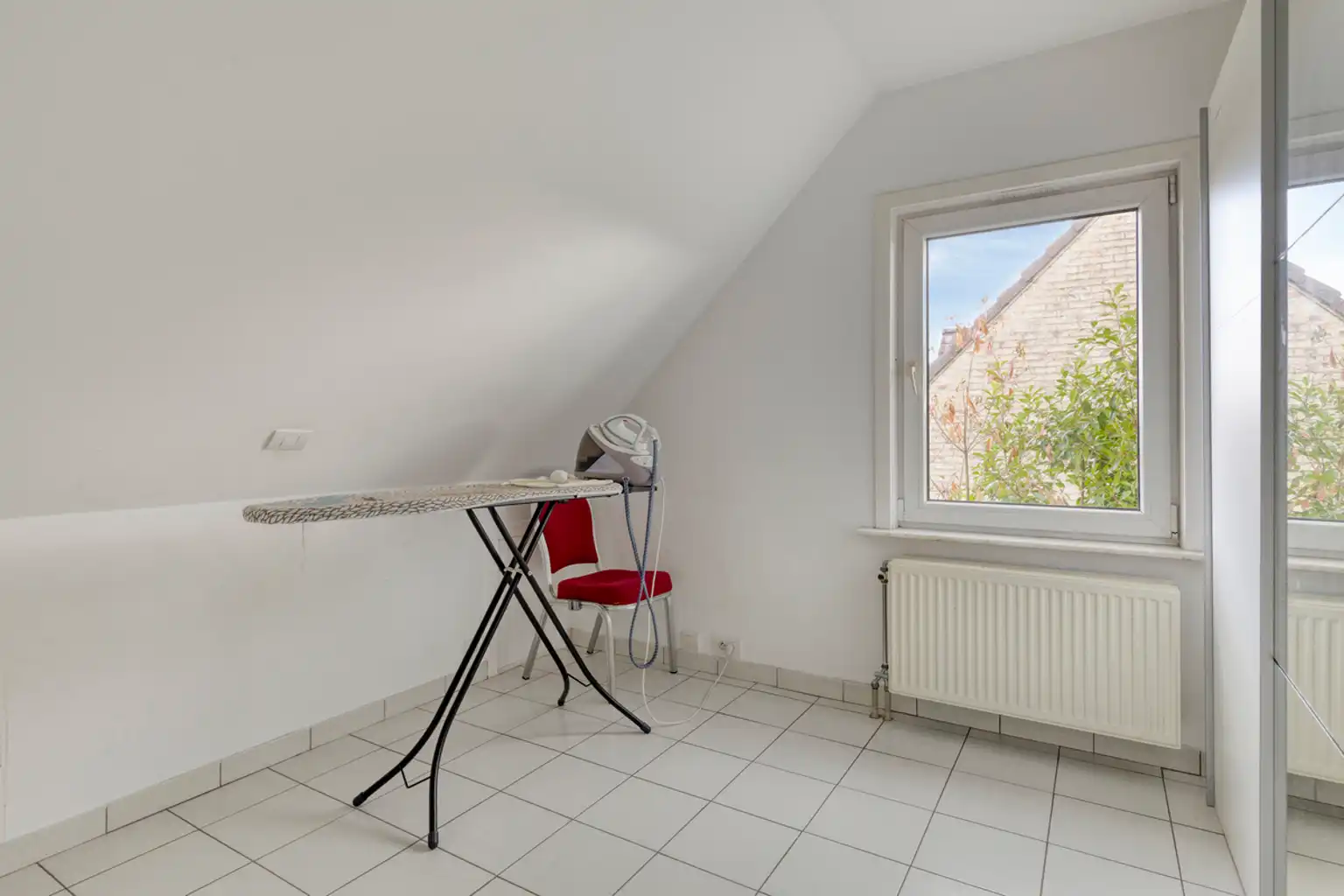 Ruime viergevelwoning met vier slaapkamers in Zellik foto 12
