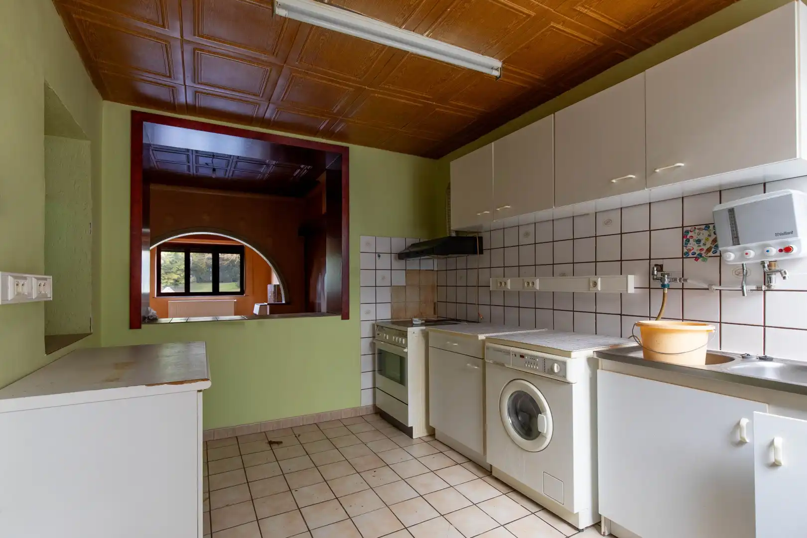 Woning in het centrum met loods of magazijn foto 9