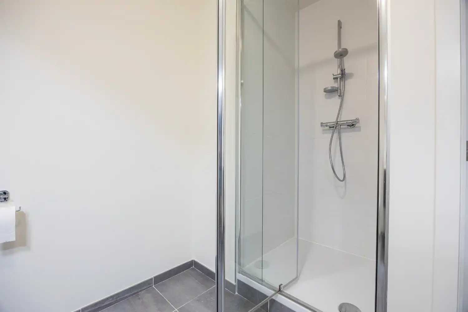 Modern gerenoveerd ruim appartement vlakbij het strand van Bredene foto 12