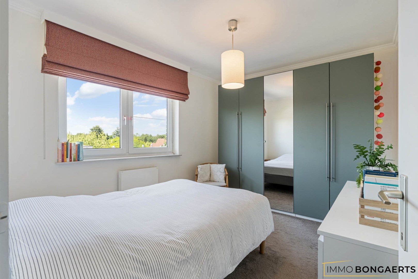 Gerenoveerd appartement met drie slaapkamers foto 11