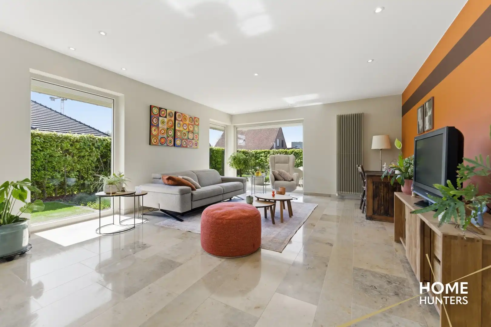 luxe villa met 4 slaapkamers, ruime tuin en een dubbele garage op een rustige locatie te Ieper foto 4