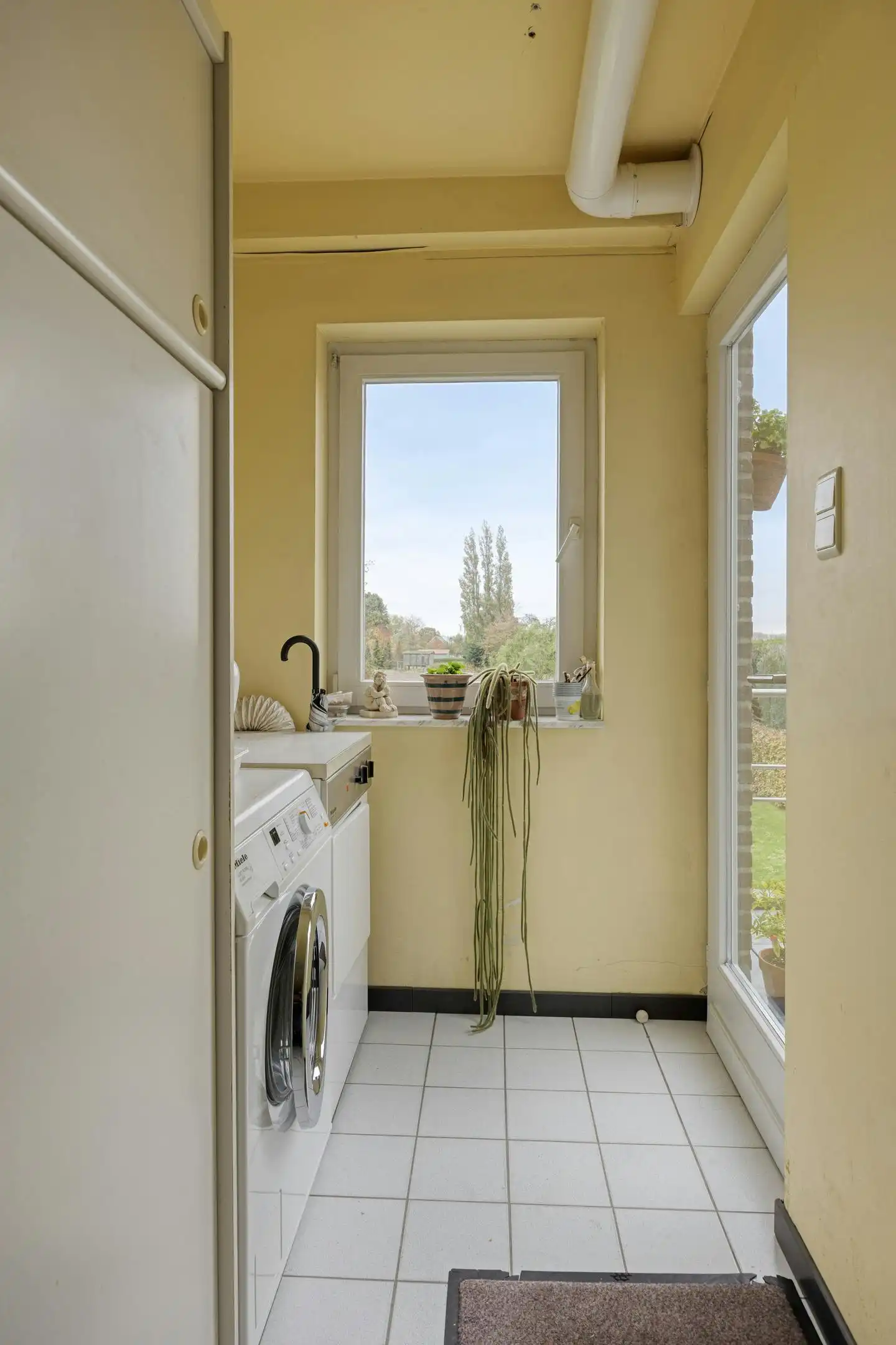 Ruime woning met tuin en handelsruimte of kantoor op glvl foto 23