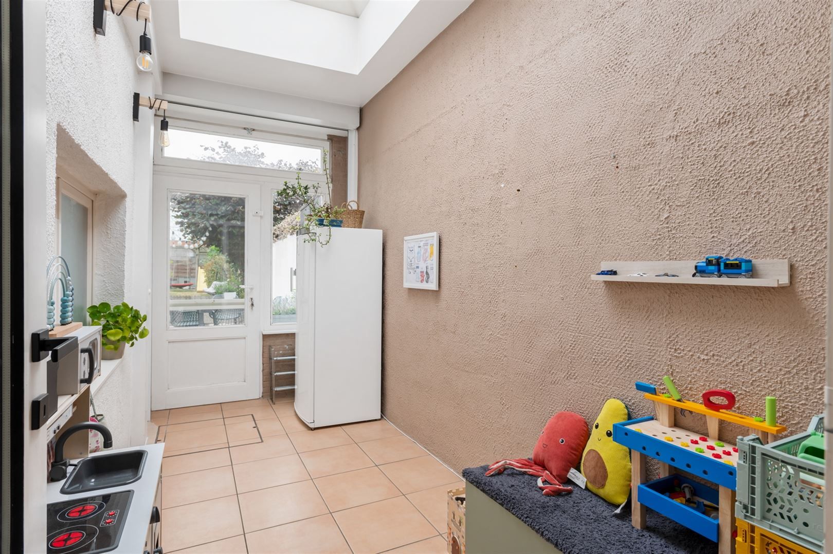 Centraal gelegen ééngezinswoning met 4 slaapkamers en tuin. foto 11