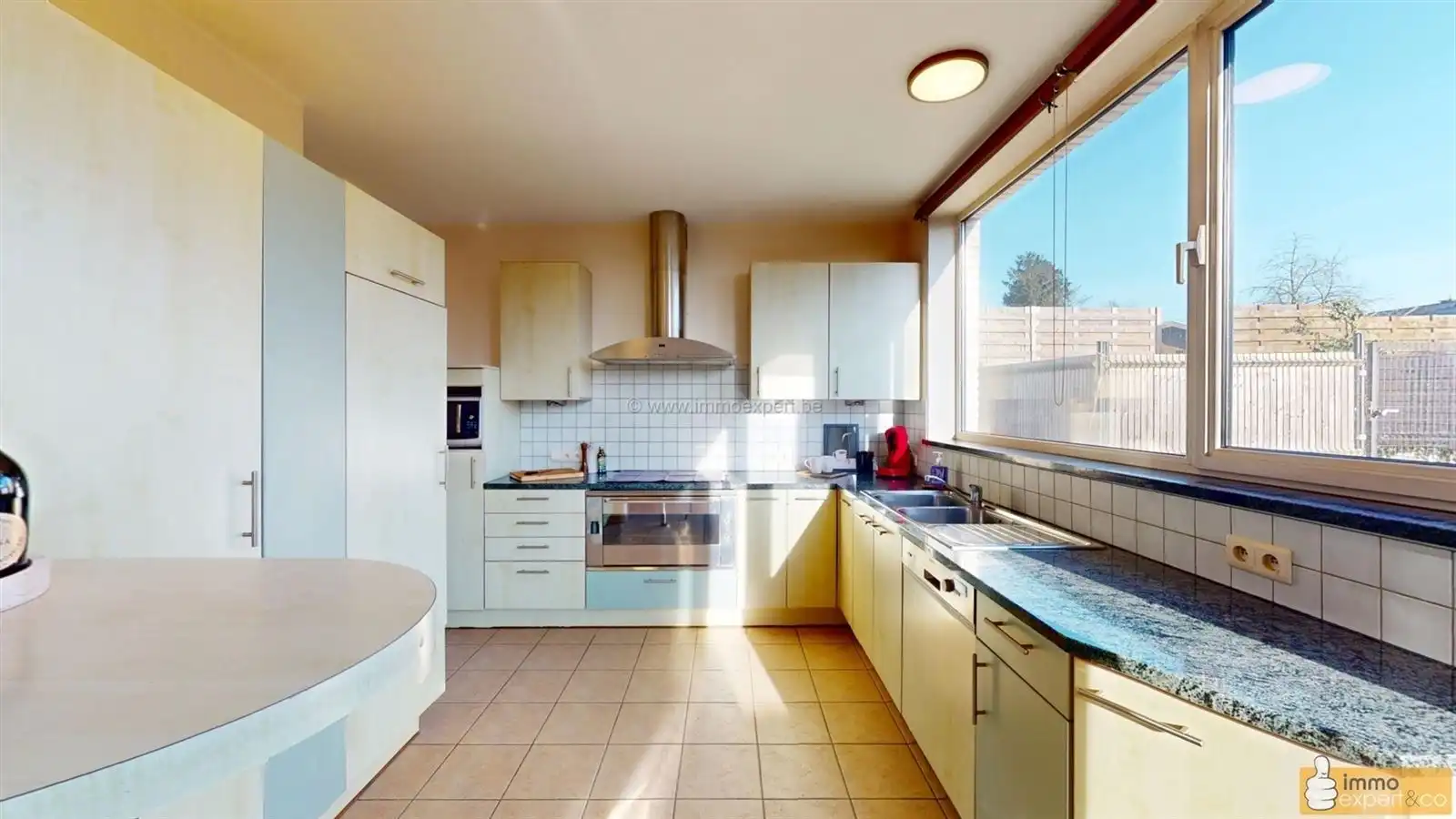 DILBEEK: Veelzijdige woning met 4 slaapkamers en 2 badkamers foto 9