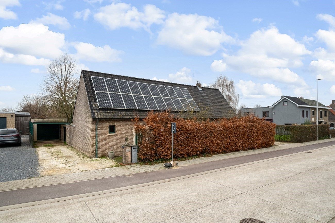 Goed gelegen villa in hoeve-stijl met ruime tuin foto 3