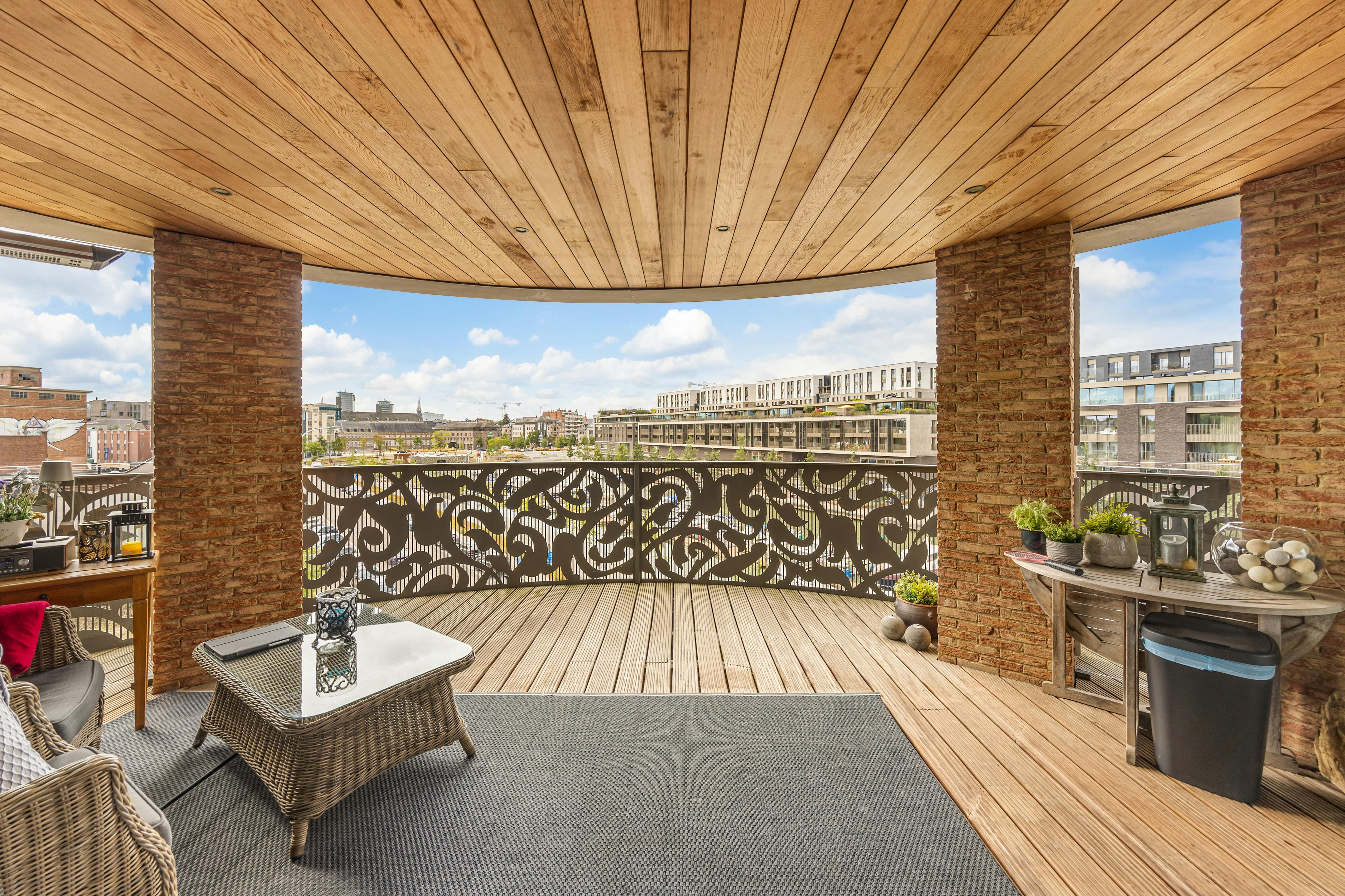 Exclusief hoekappartement aan het water met ruim zonneterras foto 2