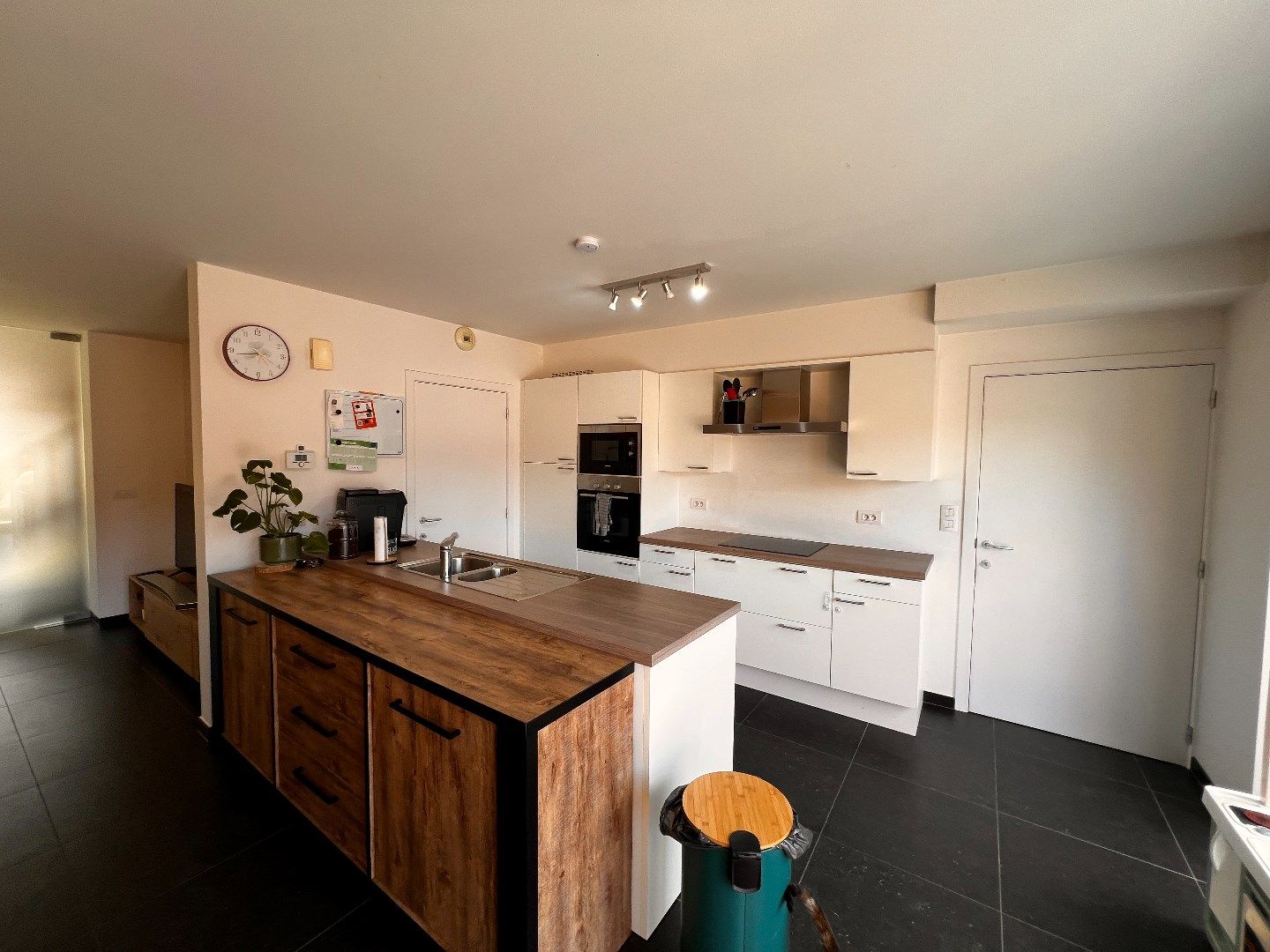INSTAPKLARE WONING MET 3 SLAAPKAMERS, GARAGE EN TUIN IN ZONNEBEKE foto 7