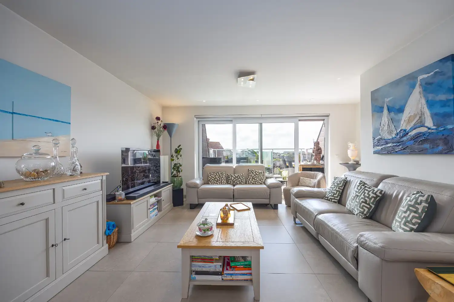 Prachtig recent appartement met 3 slaapkamers, 2 zonneterrassen en optionele privatieve parking in het centrum van Middelkerke foto 8