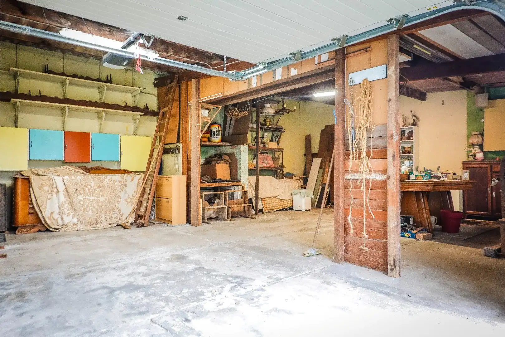 Charmante vrijstaande woning met 5 slaapkamers, ruime tuin en grote garage foto 27