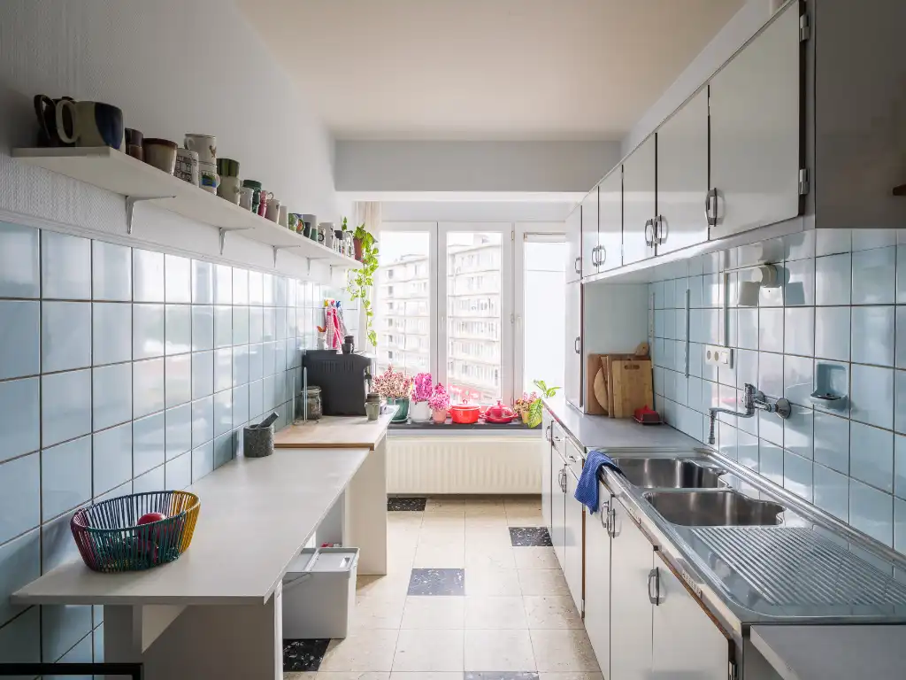 Vintage sixties 2-slaapkamerappartement met terras in Ledeberg, waar sfeer en esthetiek mooi bewaard zijn gebleven. foto 4