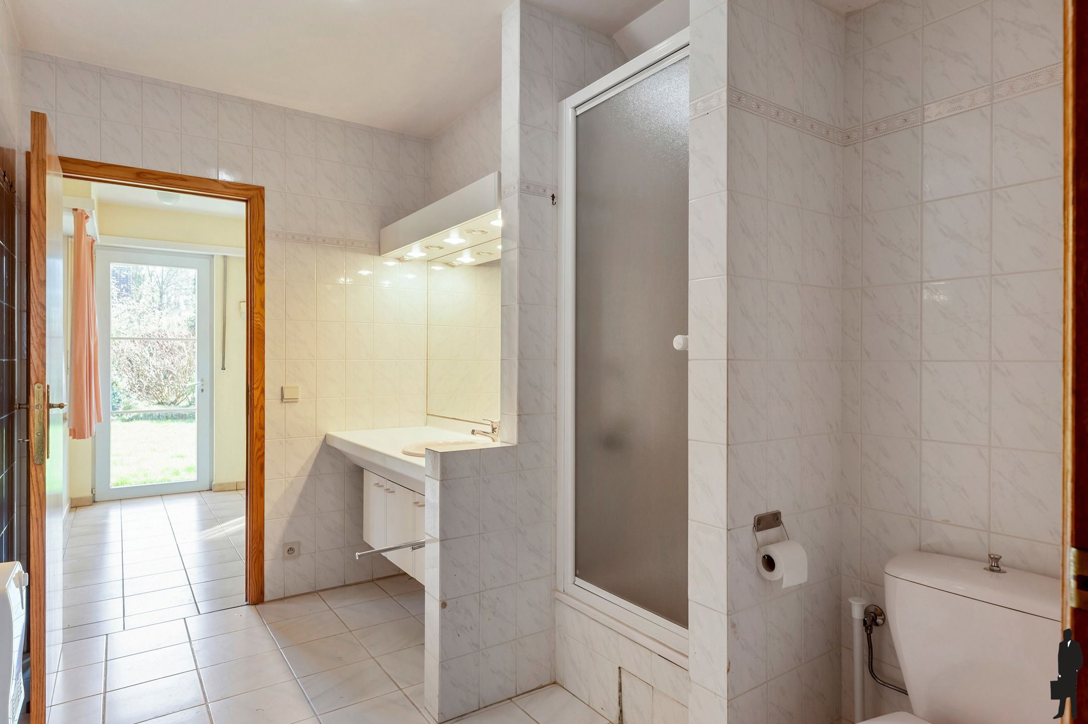 Te renoveren villa op toplocatie met veel potentieel! foto 6