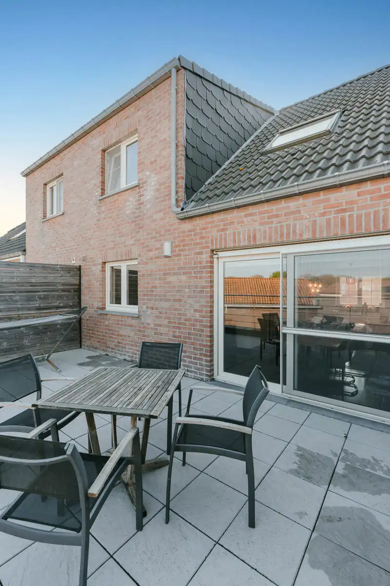 Lichtrijk en ruim appartement met riant terras op toplocatie foto 7