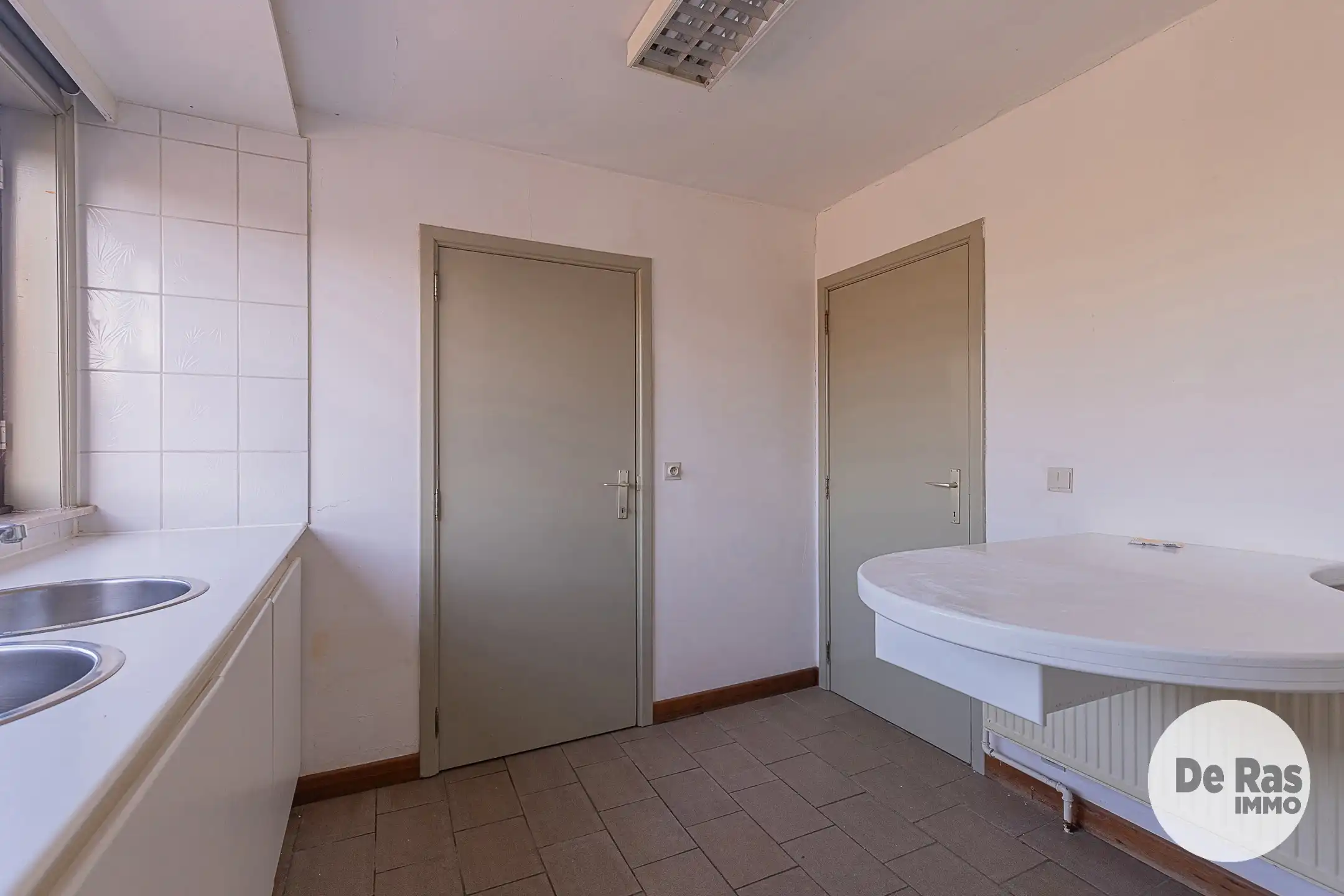 DENDERMONDE - Handelsruimte met ruime tuin en appartement foto 18
