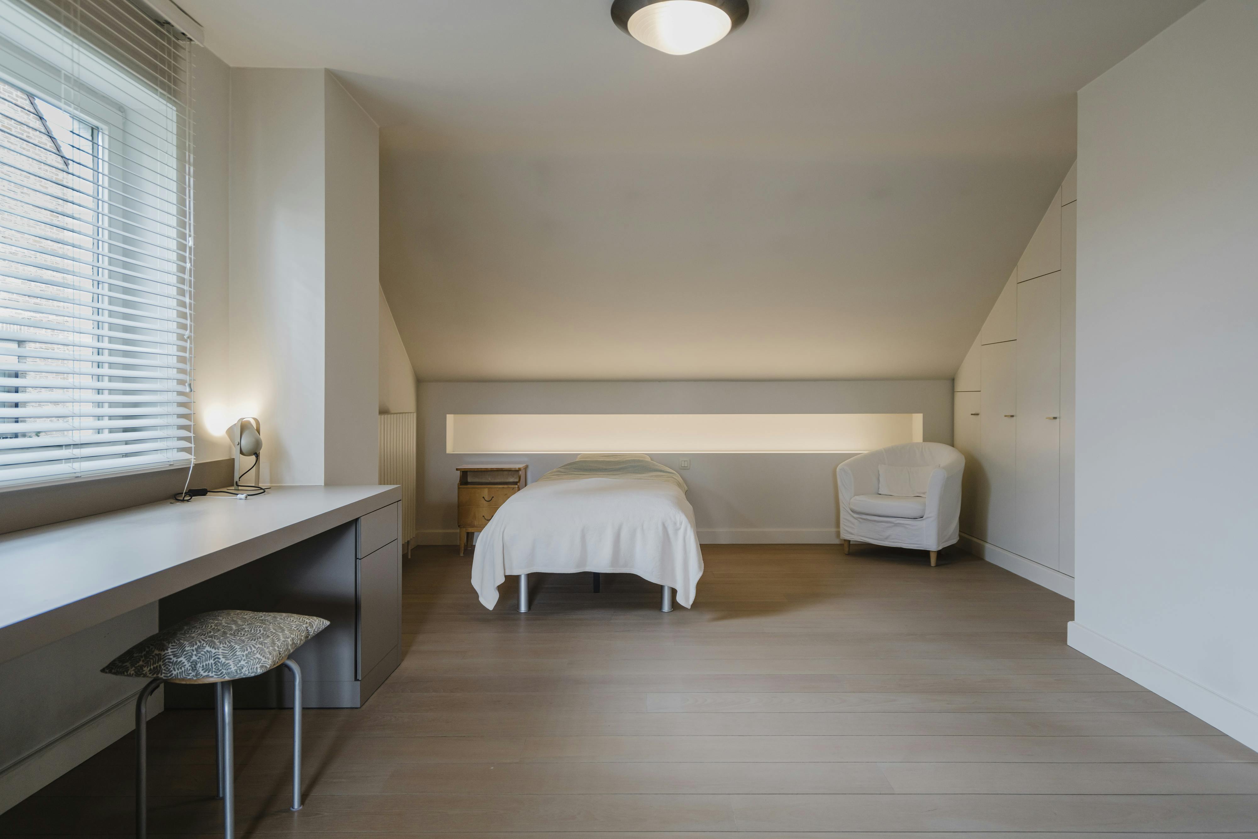 Ruime, gerenoveerde villa op 1327 m² met zuidgerichte tuin in rustige villawijk foto 17