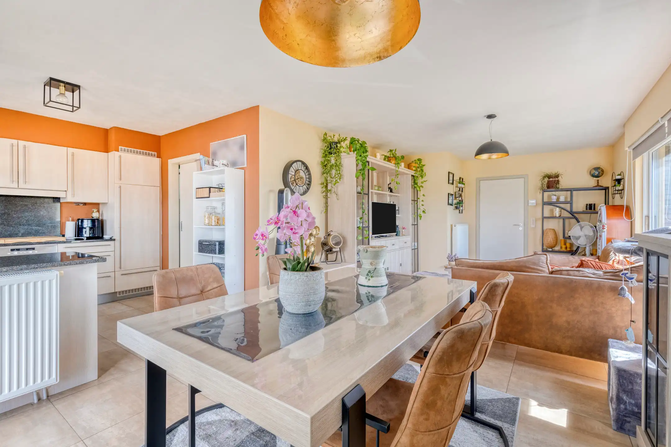 Instapklare halfopen woning met 3 à 4 slaapkamers foto 6
