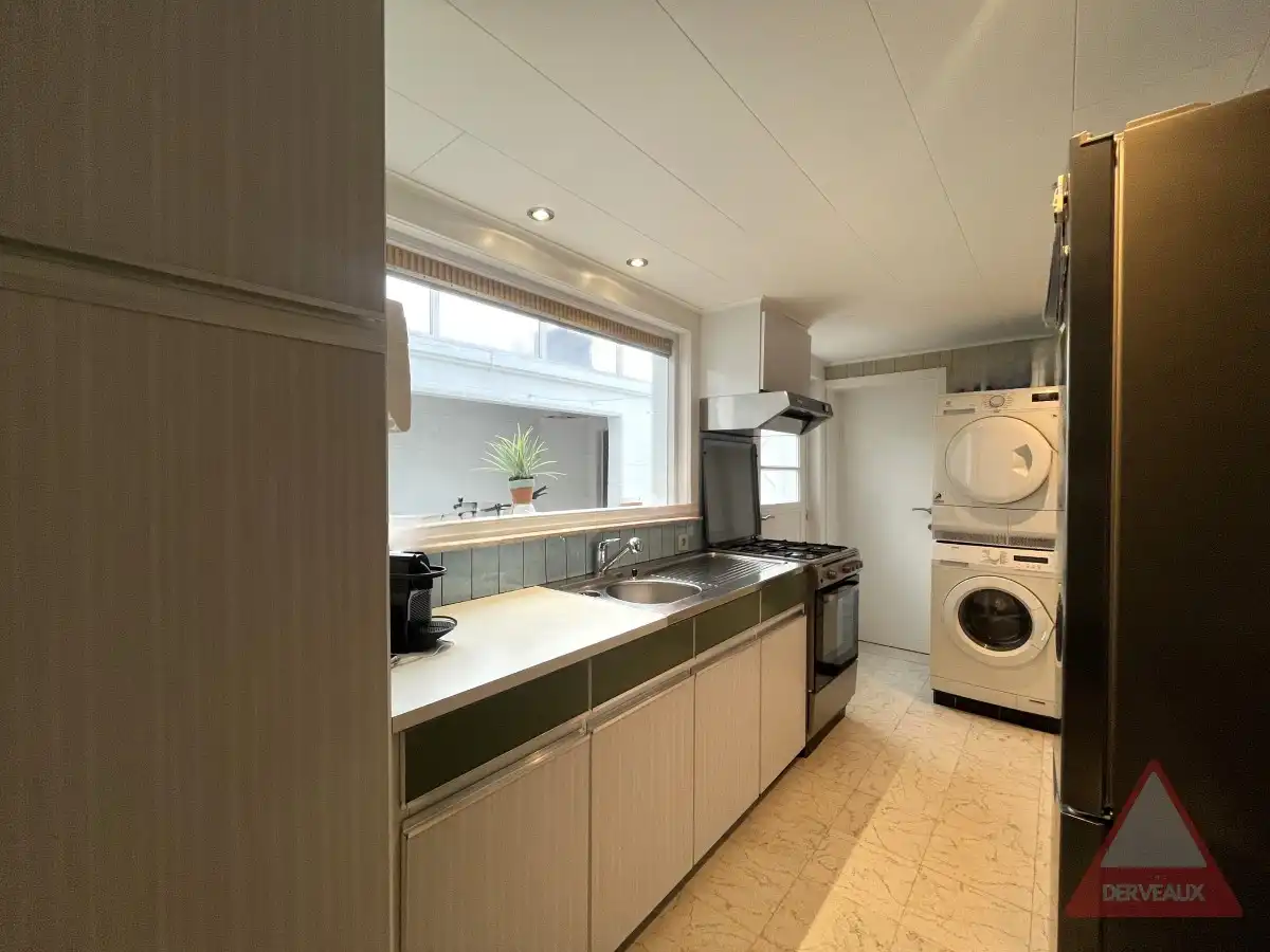 Menen – Halfopen bebouwing met tuin en parkeerplaats foto 5