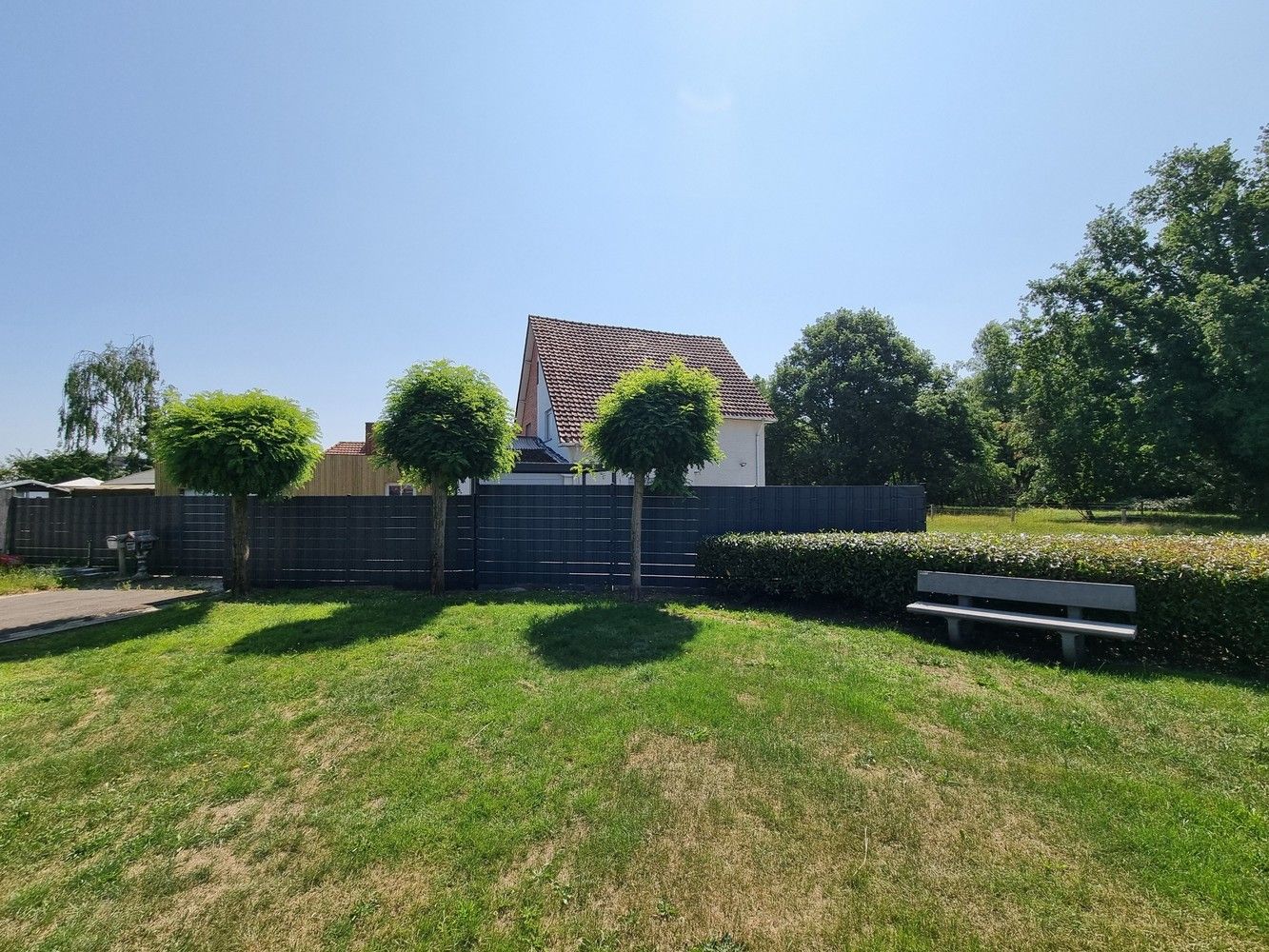Mooie, gerenoveerde woning met prachtig terras en ruime tuin foto 41