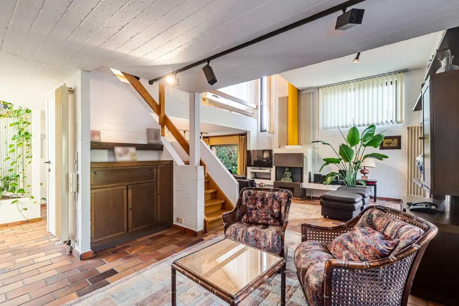 Modernistische, lichtrijke villa met 3 slaapkamers, kantoor en zuidgerichte tuin op toplocatie in groene rand rond Brussel! foto 3