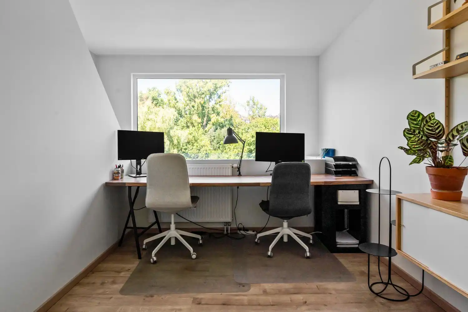 Rijwoning met 3 slpkrs en prachtige tuin foto 9