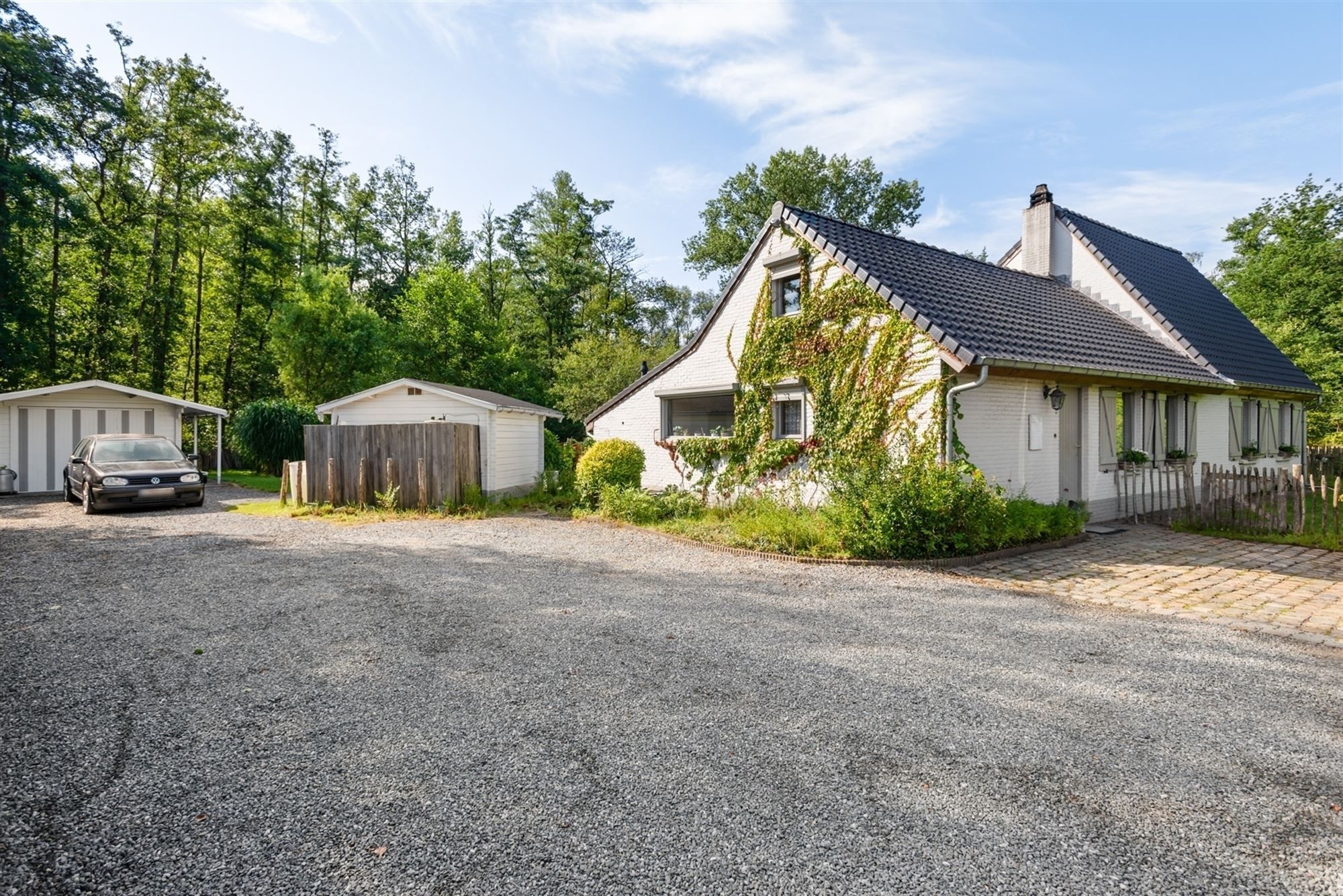 Unieke landelijke villa met prachtige tuin te BAAL foto 3