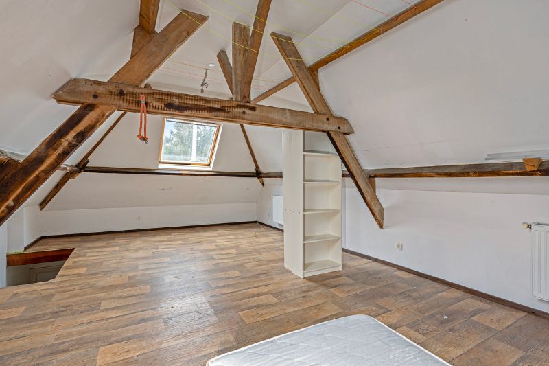 Ruime degelijke woning, 300m2 bewoonbaar! foto 10