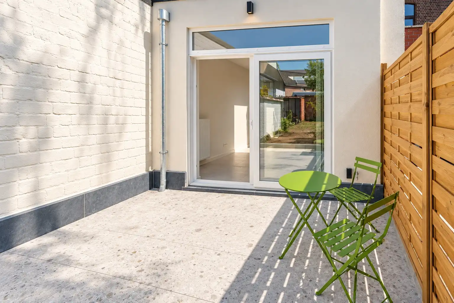 Lichtrijke gerenoveerde woning foto 10