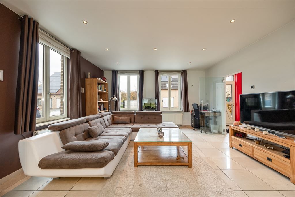 Energiezuinige woning met zwembad op uitstekende locatie in Schiplaken foto 4