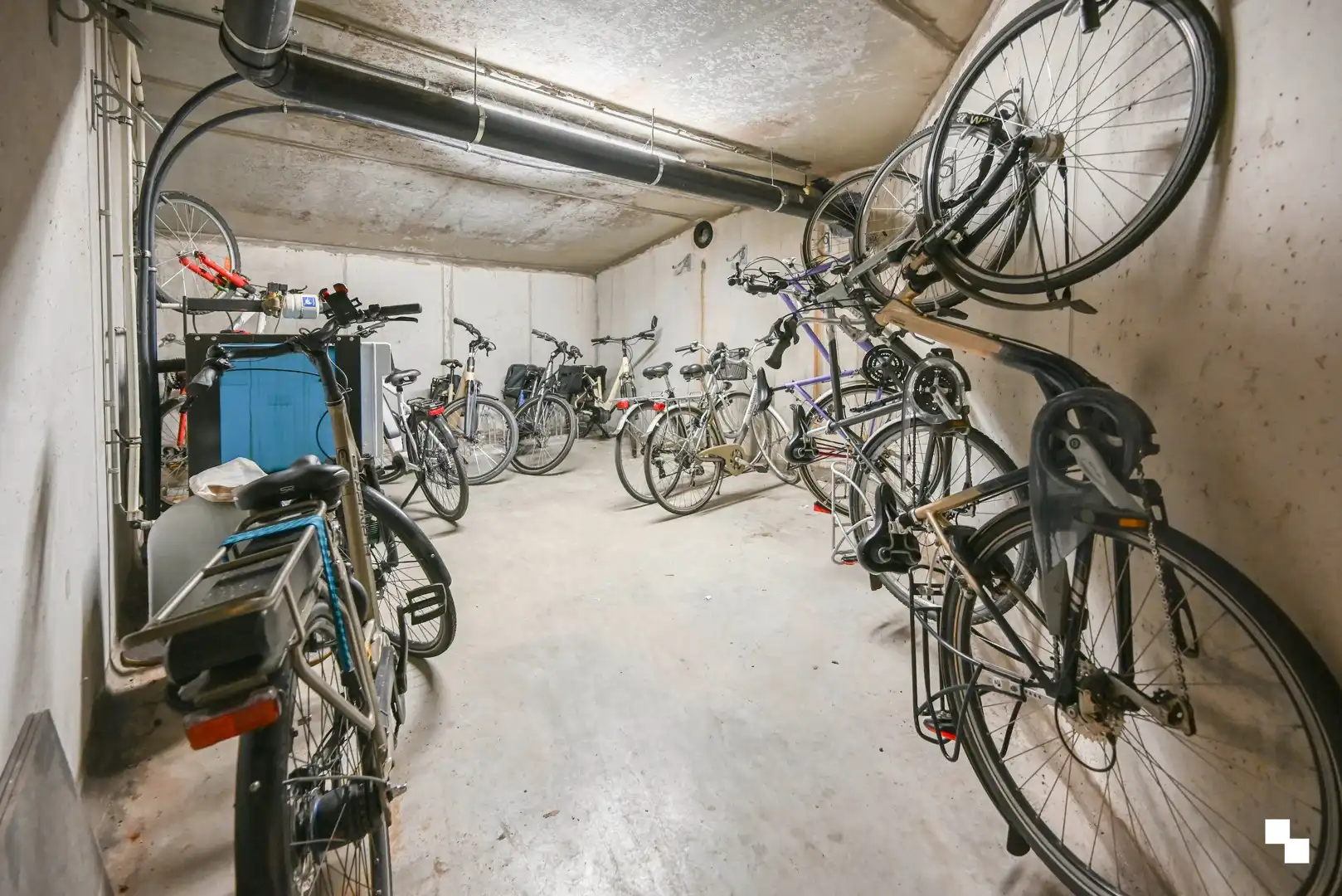 Zeer ruim appartement in het centrum van Oostrozebeke foto 17