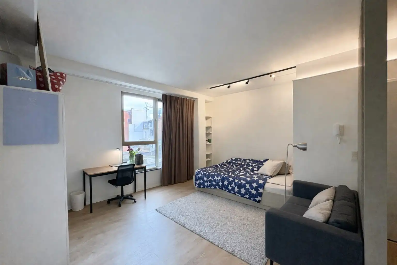 Moderne instapklare studentenkamer in hartje Antwerpen foto 2