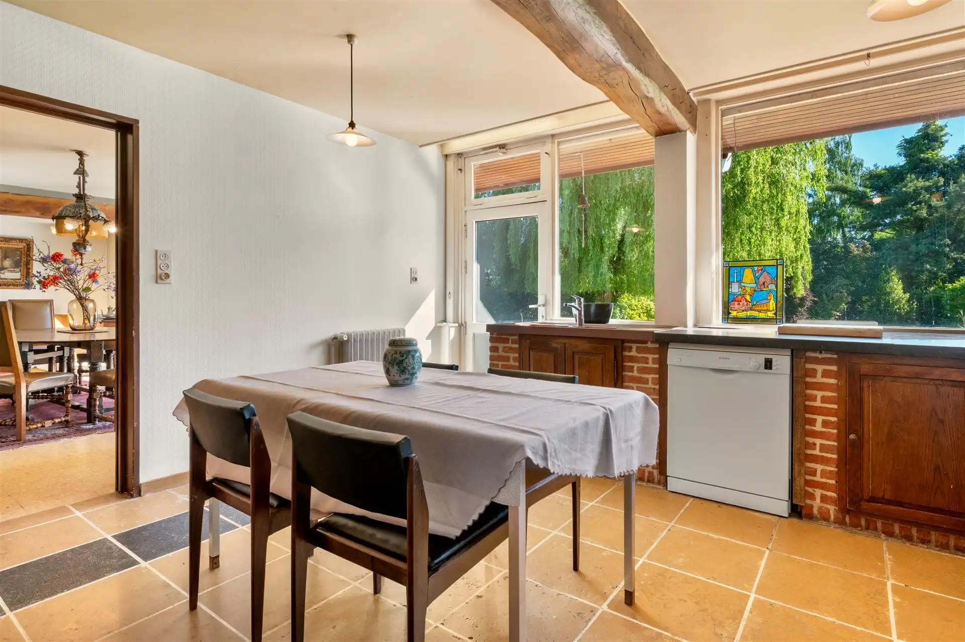 Bijzonder unieke villa op zeer ruim perceel foto 11