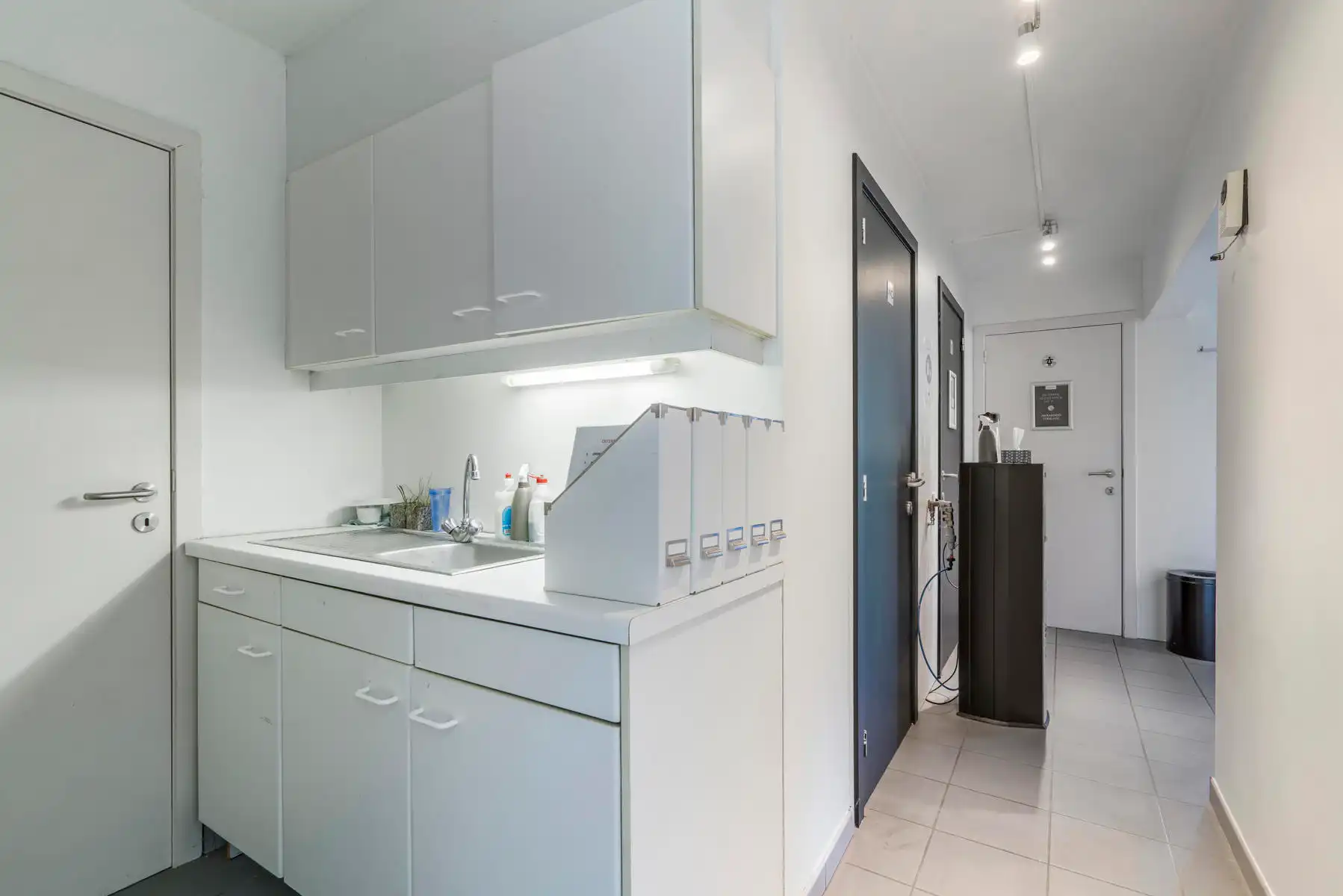 Uitstekend gelegen handelspand/hoekpand  met garage   foto 9