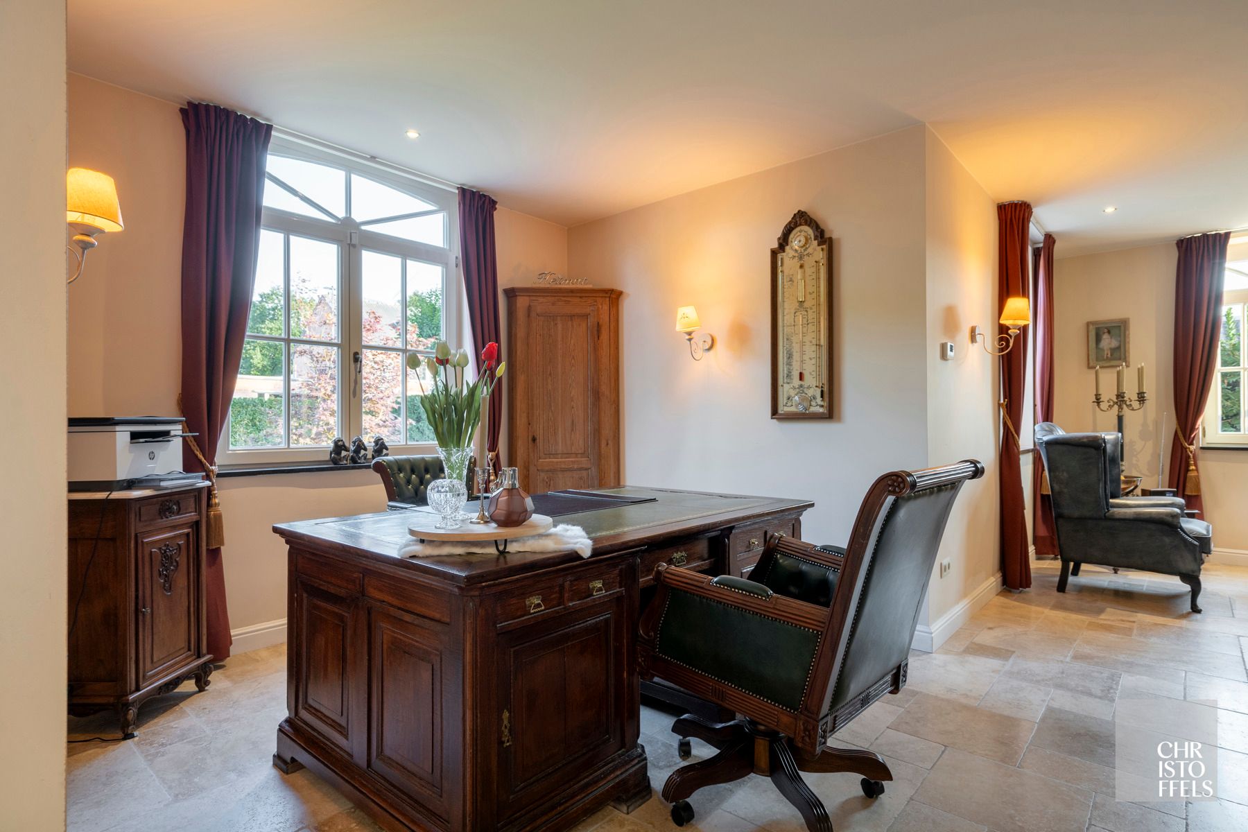 Charmante, volledig gerenoveerde villa op 1.000 m² met 4 slaapkamers en 2 badkamers foto 3