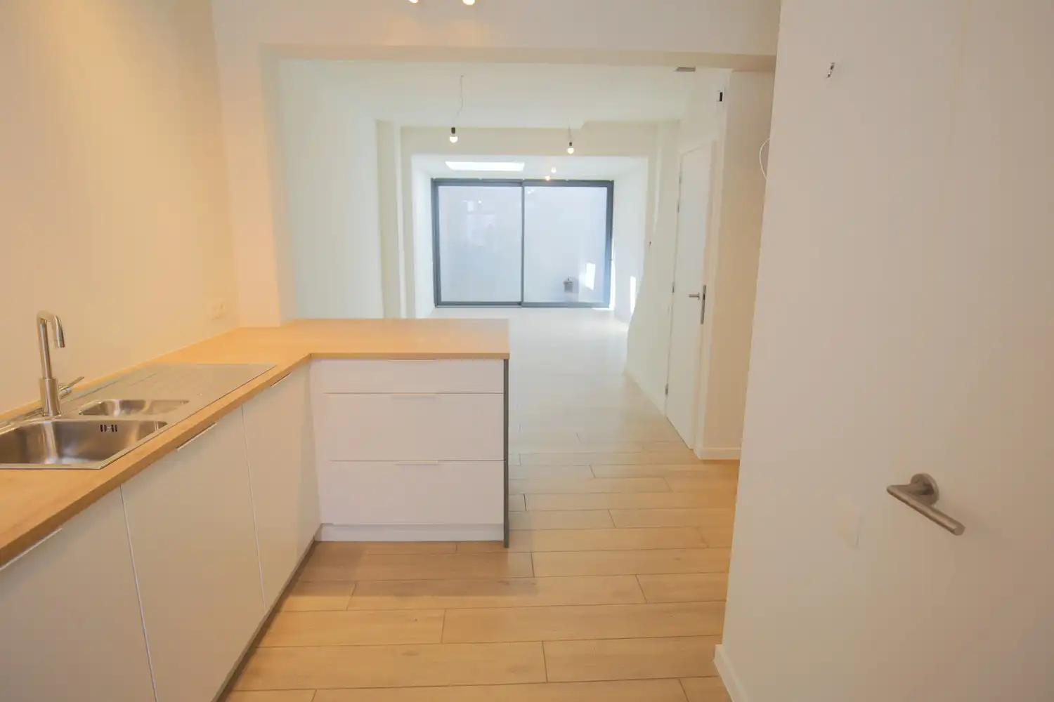 Te huur: Charmante eengezinswoning aan de Wellingstraat in het hart van Gent. Ontdek jouw nieuwe thuis! foto 2