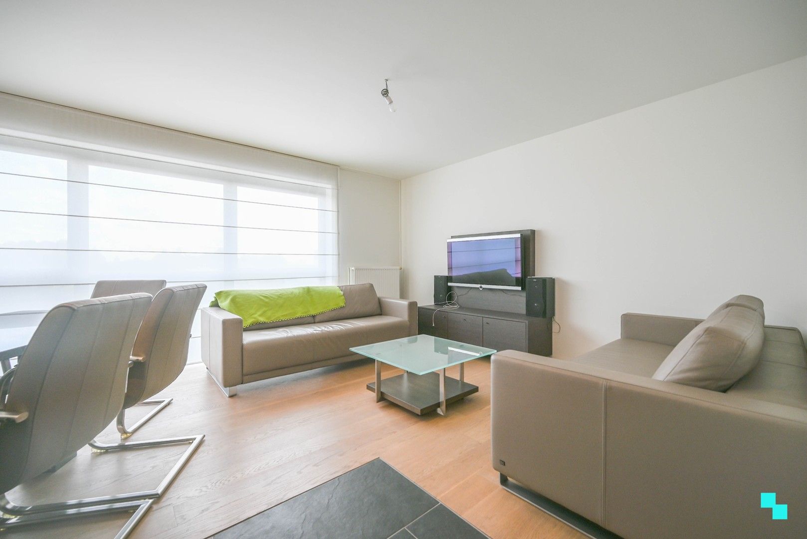 Uiterst kwalitatief tweeslaapkamerappartement met garagebox foto 4