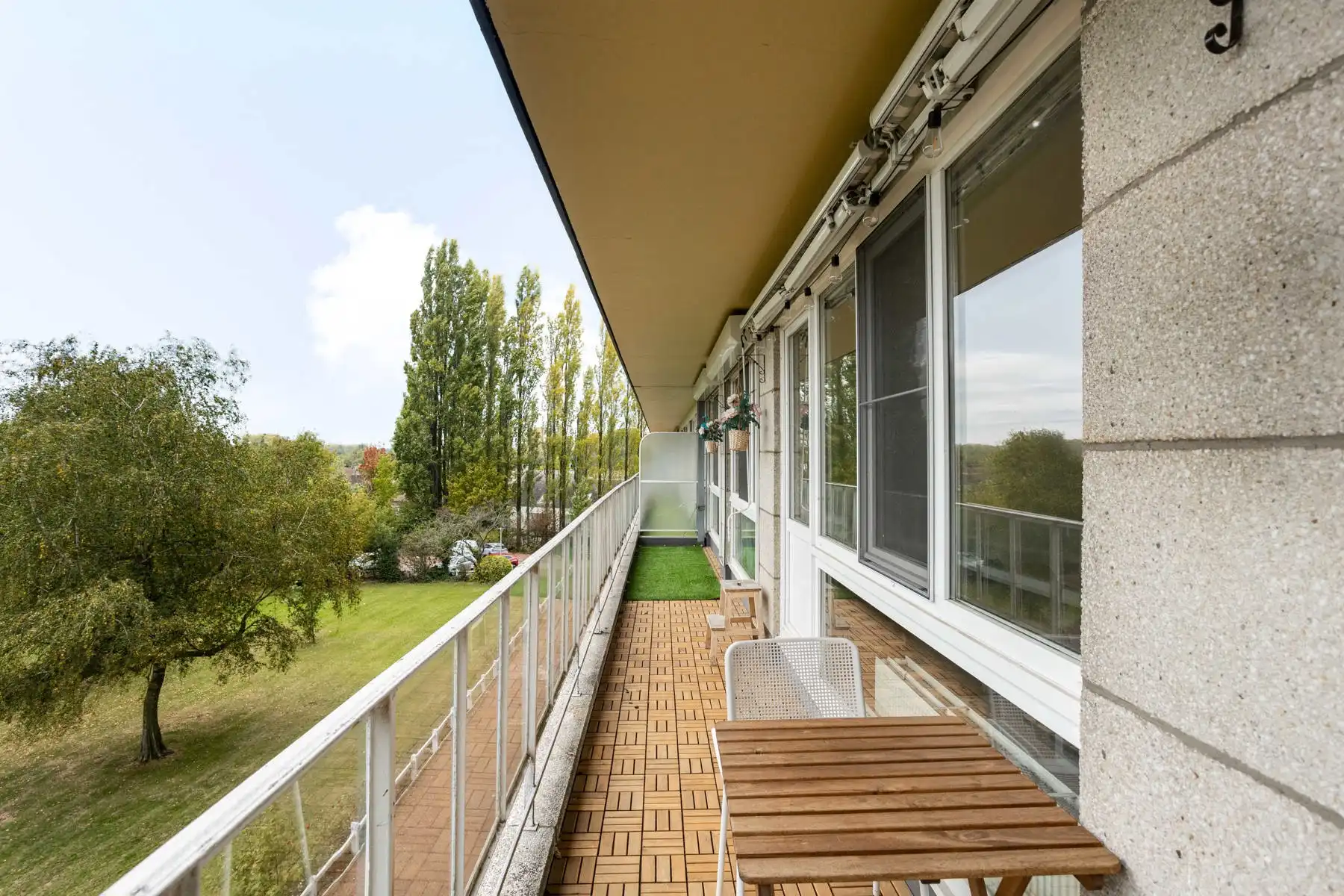 Instapklaar appartement met terras en prachtig uitzicht! foto 3