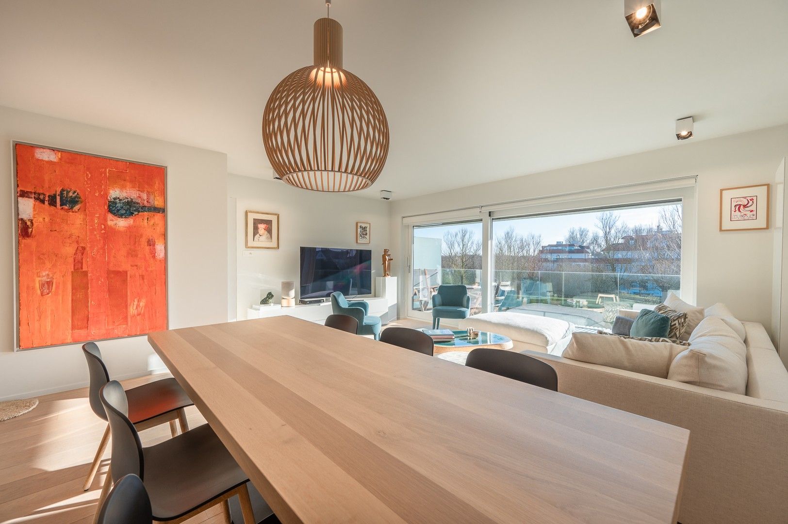 Smaakvol afgewerkt appartement met zuidgericht terras en open zicht op een top-locatie in het Zoute foto 3