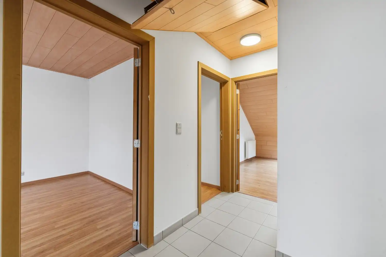 IZENBERGE: Recente rijwoning met alle comfort, 3 slaapkamers, gezellig tuintje en garage op 151m² grondopp. foto 12