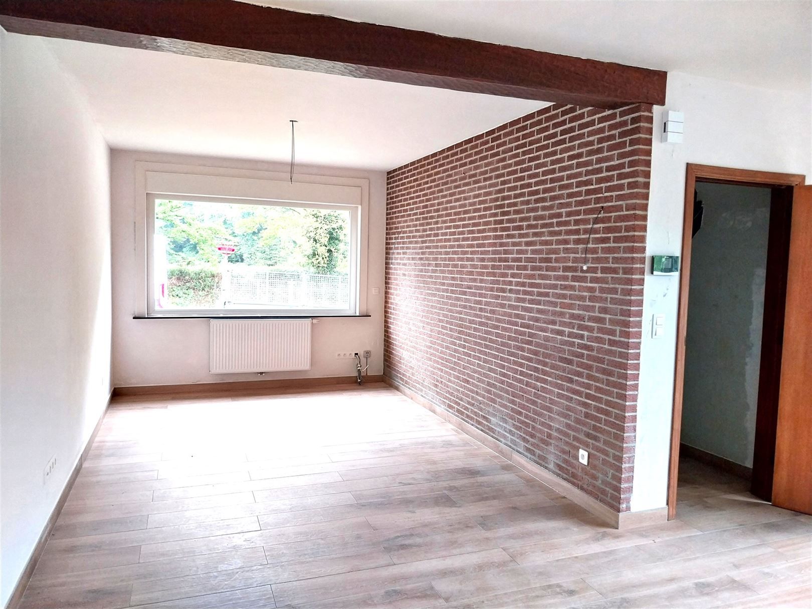 TE HUUR: gerenoveerde woning met 3 slaapkamers te Paal! foto 5
