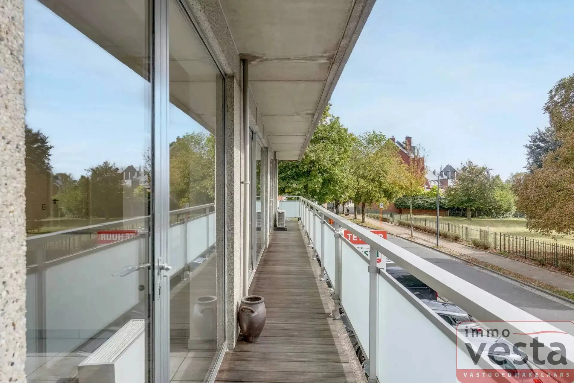 Opgeknapt appartement met 2 slaapkamers, autostaanplaats en berging foto 13