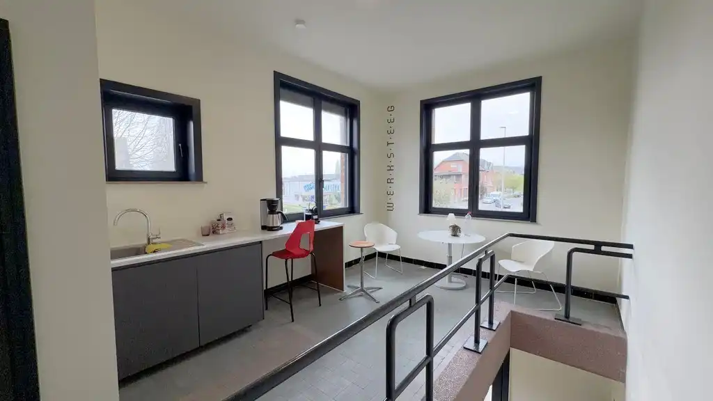 Volledig gerenoveerde kantoren in kleinschalig business center in Gent foto 16