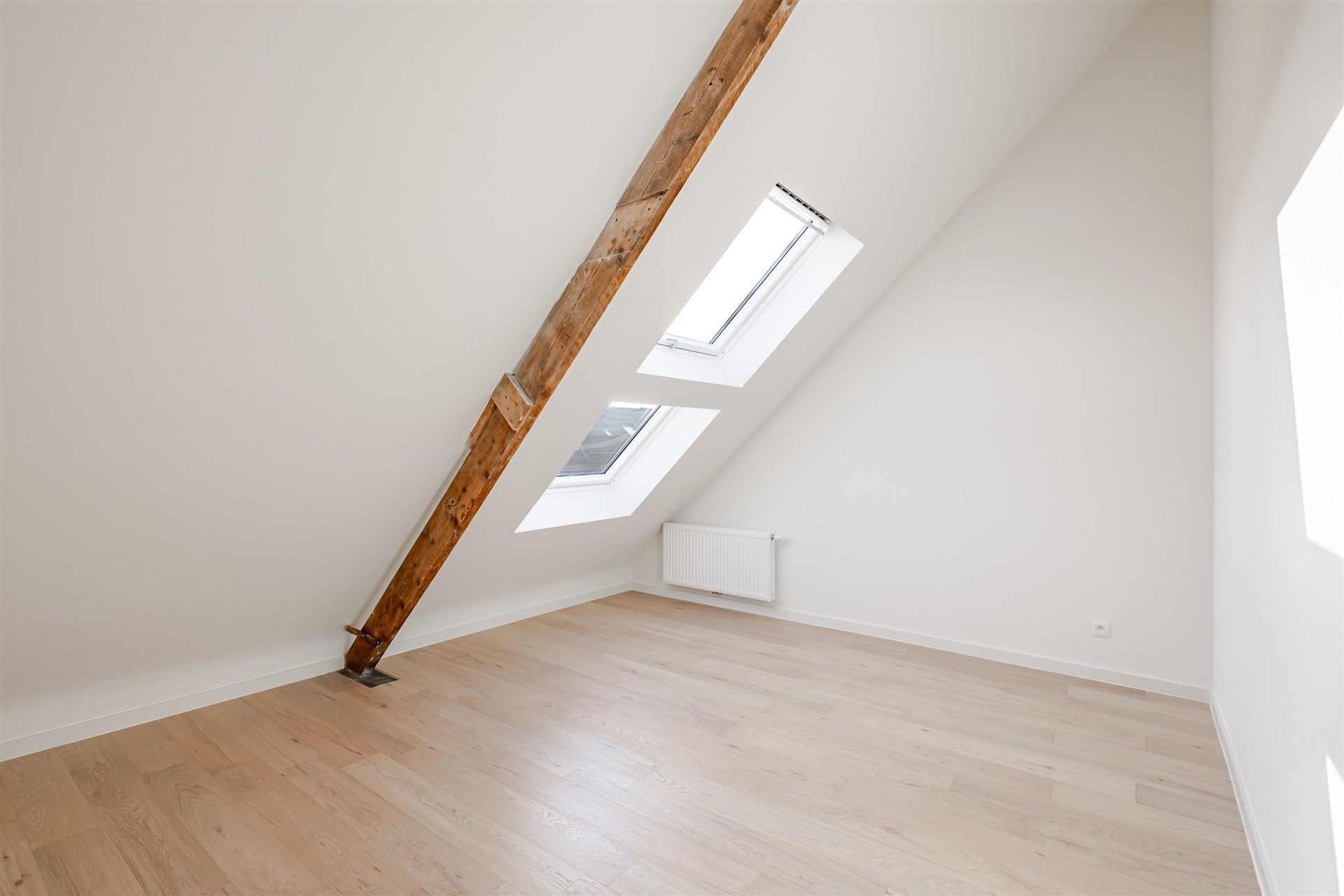 Subliem gerenoveerde woning met 4 slks op topligging foto 24