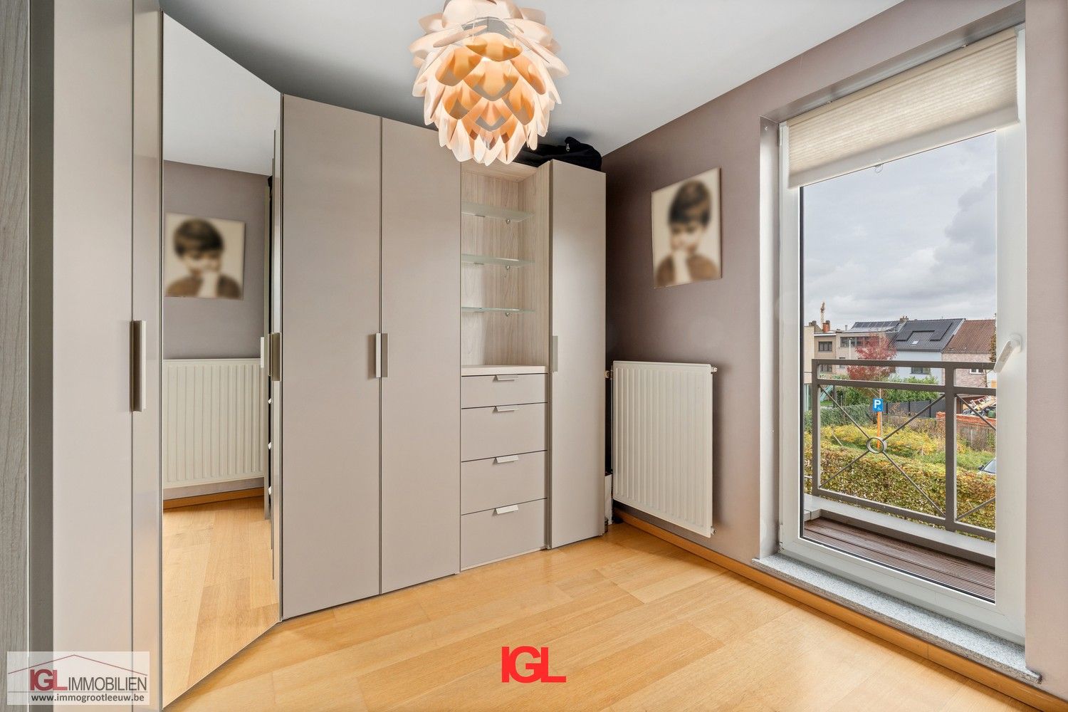 Ruim duplexappartement met 5 slaapkamers, een zonnig terras & 2 staanplaatsen foto 16