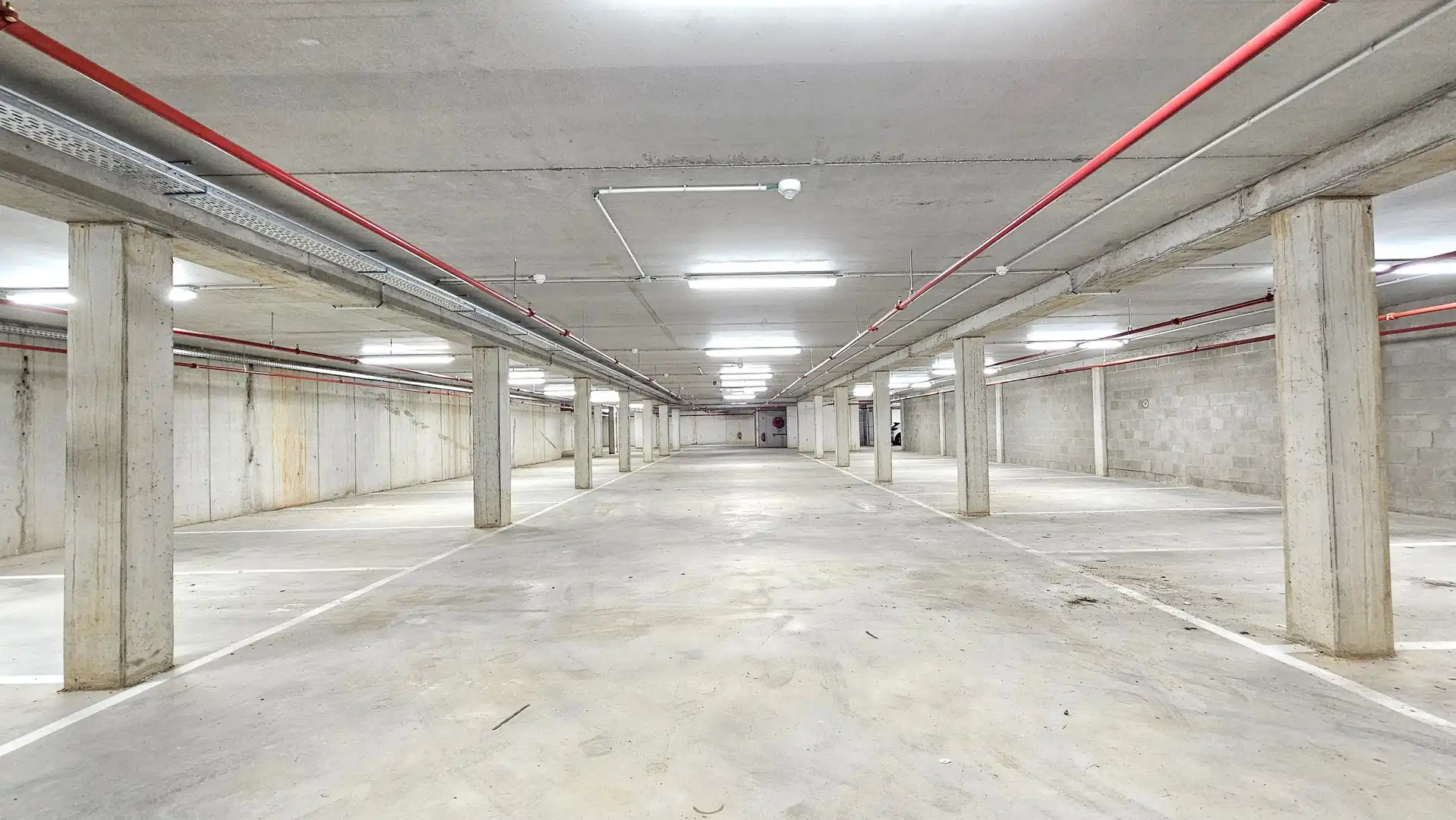 23 autostaanplaatsen in nieuwbouw foto {{pictureIndex}}