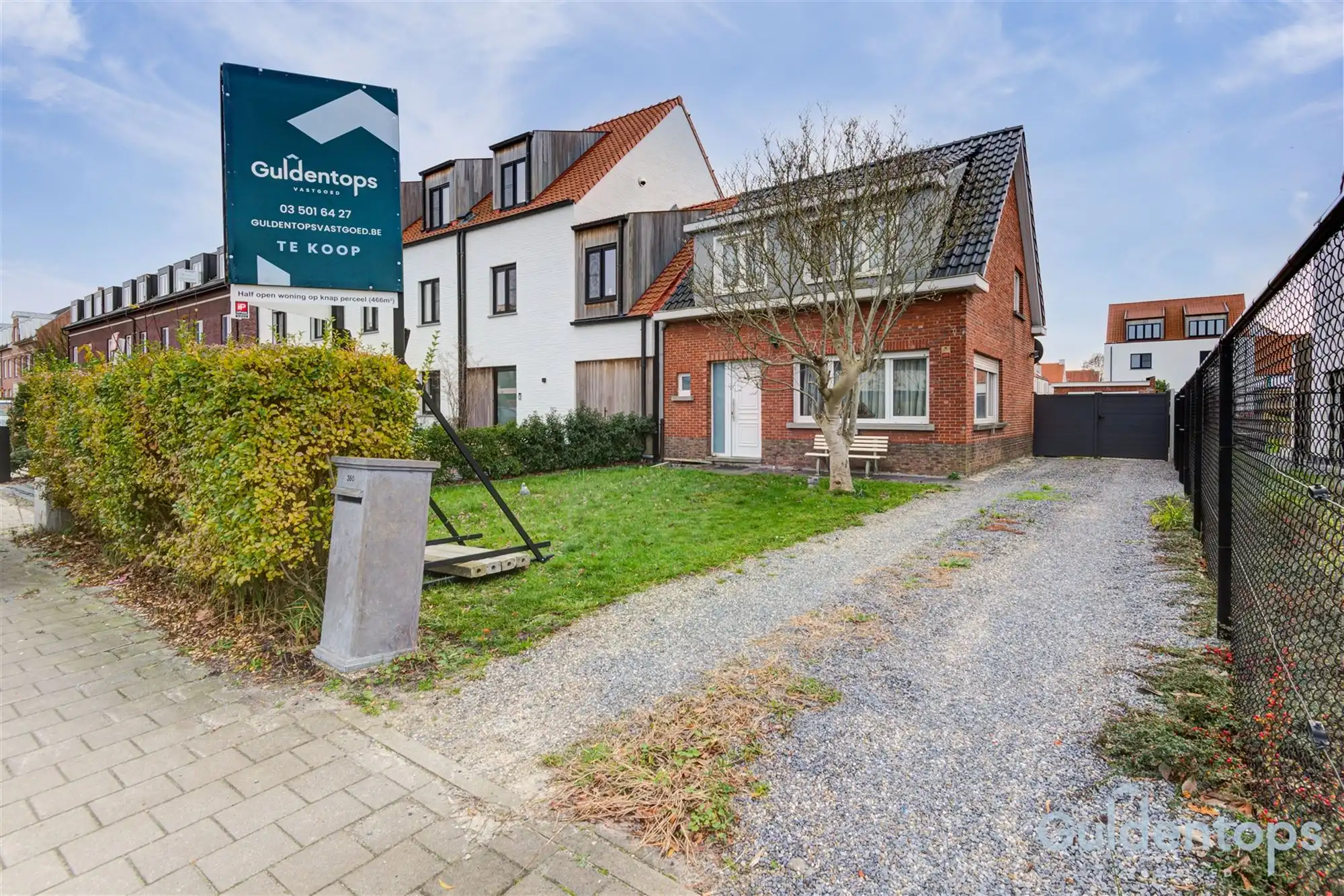 half open woning op ruim perceel foto 25