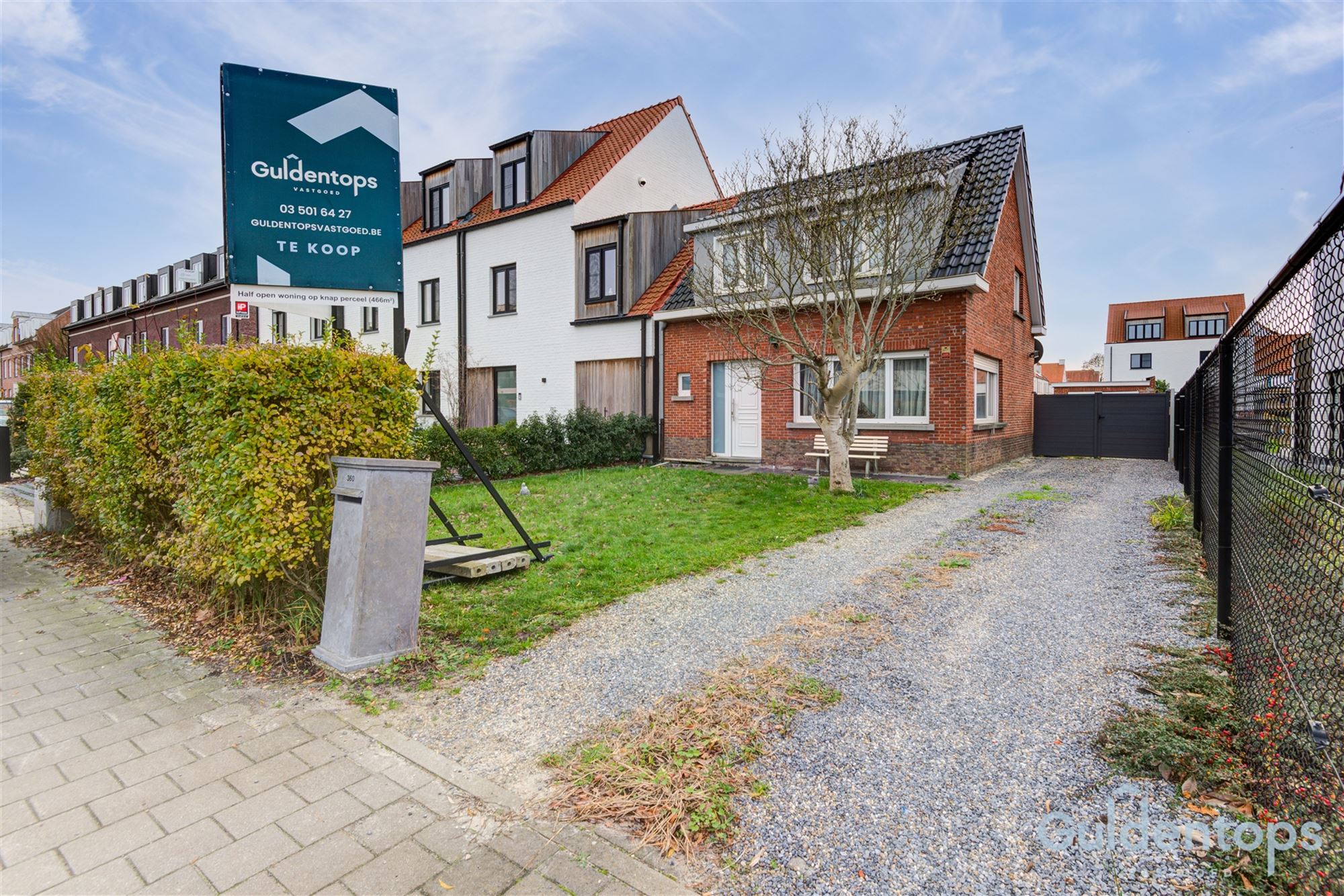 half open woning op ruim perceel foto 25